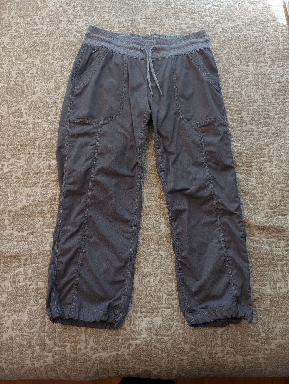 Women's The North Face Gray Women's Capris Joggers S